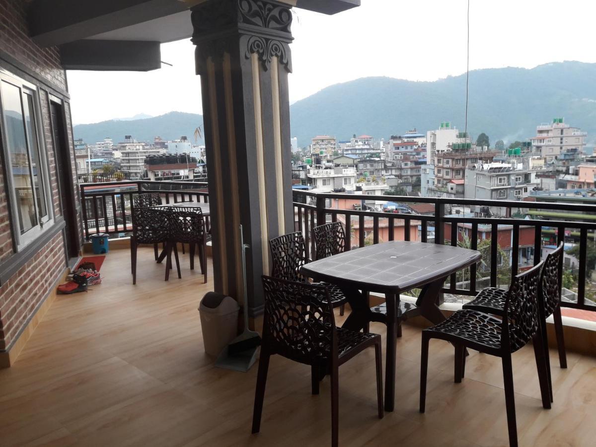 Beli Guest House ポカラ エクステリア 写真
