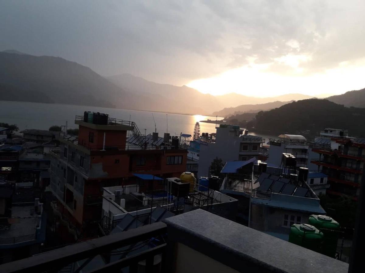Beli Guest House ポカラ エクステリア 写真
