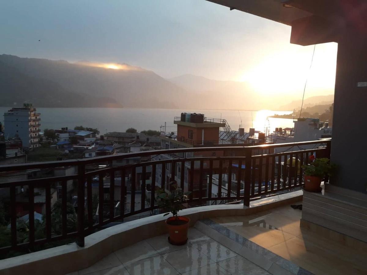 Beli Guest House ポカラ エクステリア 写真