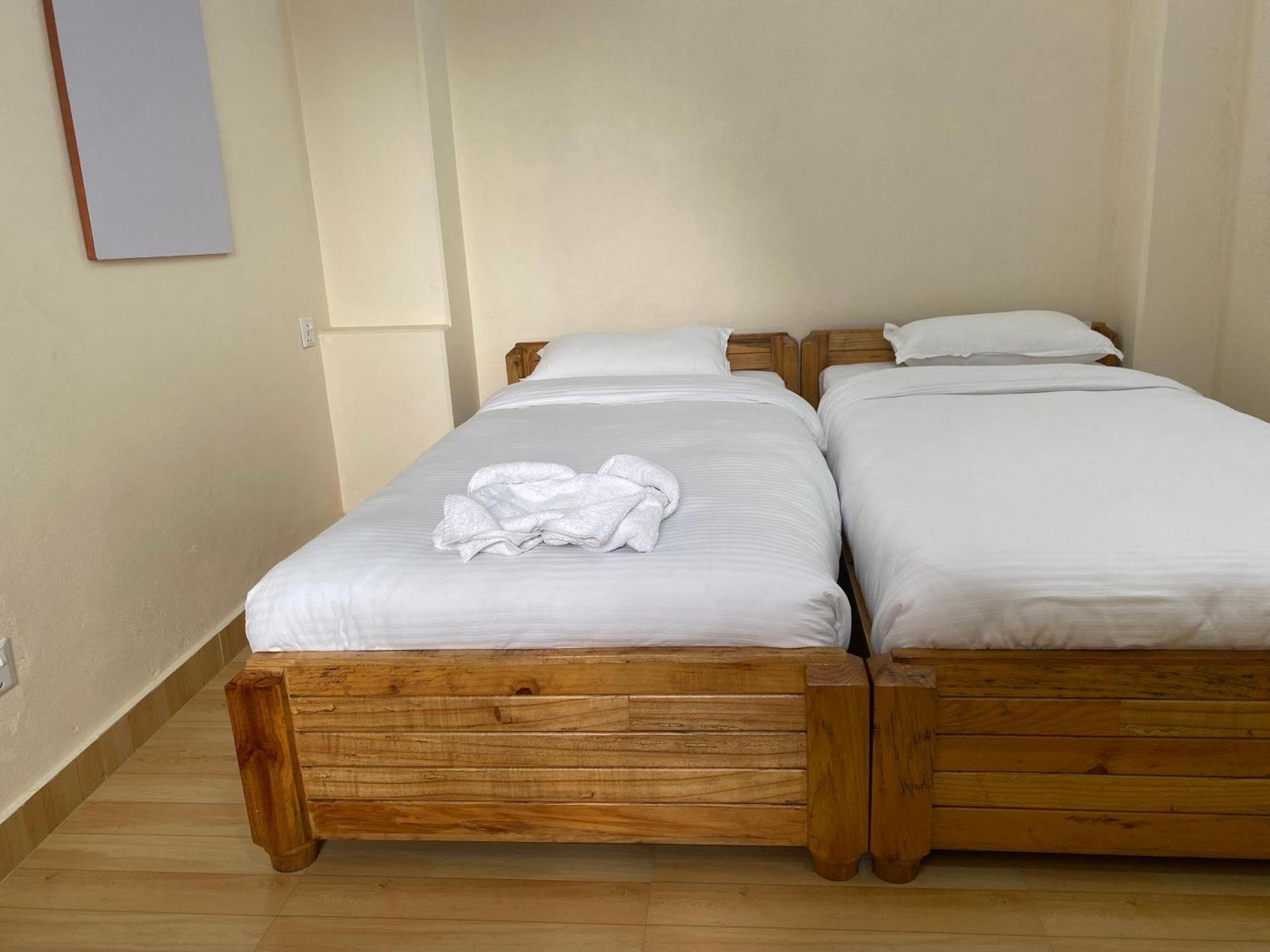 Beli Guest House ポカラ エクステリア 写真